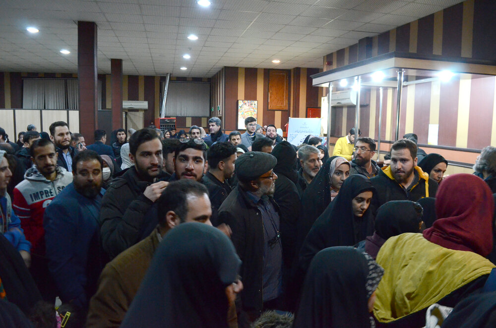 استقبال لرستانیها از «غریب»/ فیلم دوباره اکران میشود