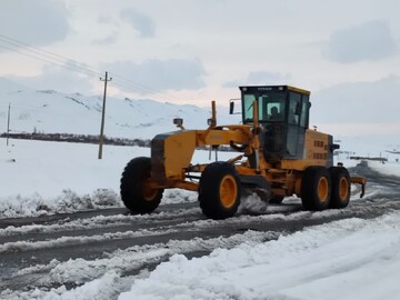 برفروبی محورهای روستایی بیجار