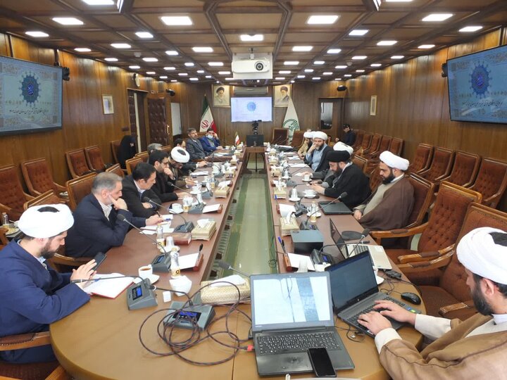 از مشکلات امروز، نبودروایت قرآنی از جامعه است