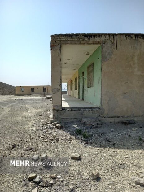 ناامنی دانش آموزان روستای تیدر زیر سقف لرزان