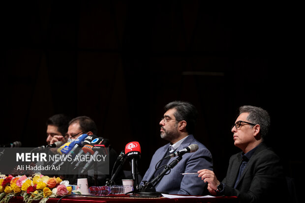 نشست خبری سی و هشتمین جشنواره موسیقی فجر صبح روز چهارشنبه ۲۶ بهمن ماه ۱۴۰۱ با حضور محمد الهیاری مدیرکل دفتر موسیقی وزارت ارشاد و بهزاد عبدی دبیر این دوره از جشنواره در تالار رودکی تهران برگزار شد