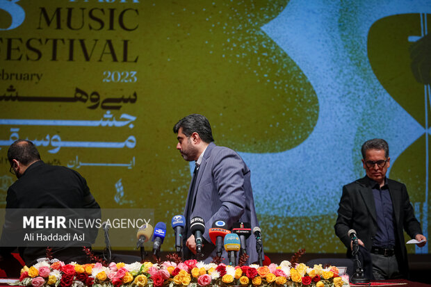 محمد الهیاری مدیرکل دفتر موسیقی وزارت ارشاد در نشست خبری سی و هشتمین جشنواره موسیقی فجر حضور دارد