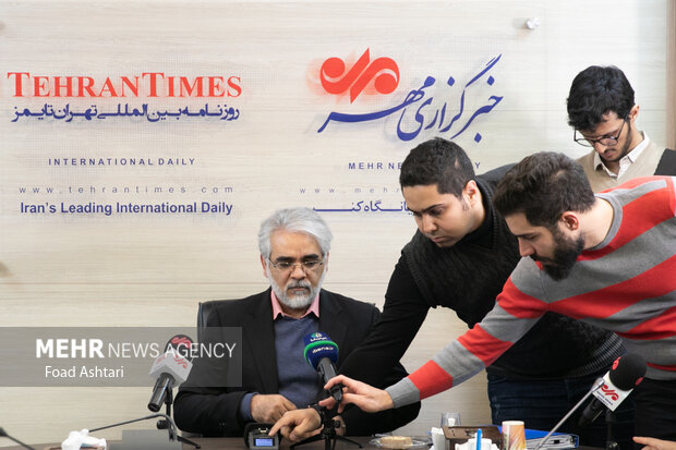 حسین قربانزاده رئیس سازمان خصوصی سازی در نشست خبری حضور دارد