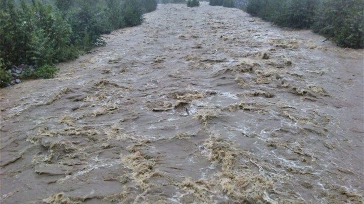 بارش شدید باران در مراوتپه؛ راه ارتباطی ۱۱ روستا قطع شد