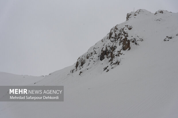«کوهرنگ» مدفون در برف