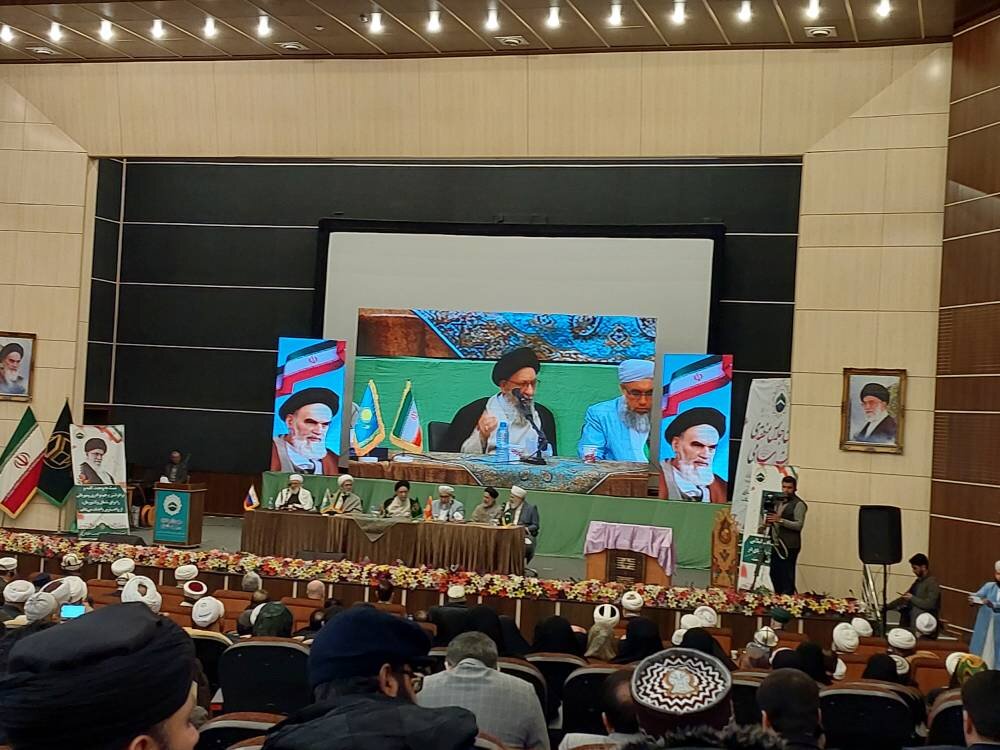 ایران طلایه دار همدلی اقوام و مذاهب