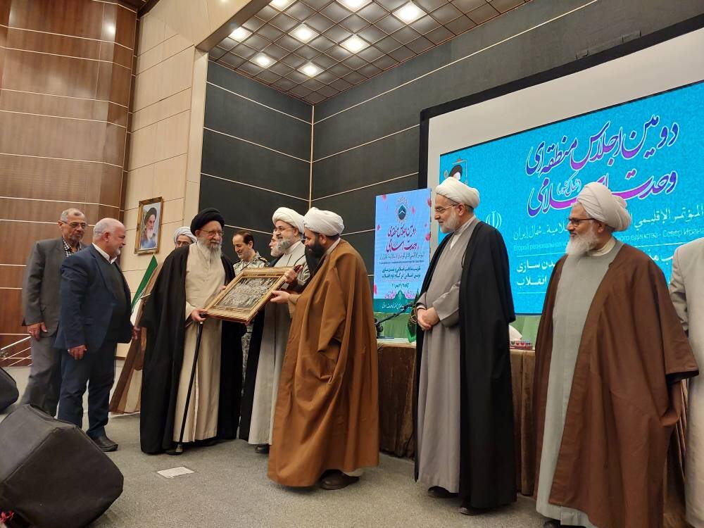 ایران طلایه دار همدلی اقوام و مذاهب