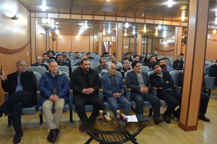 ضرورت استفاده از ظرفیتهای مبل و منبت ملایر در رایزنی های اقتصادی