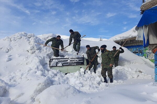 یگان ویژه در برف کوهرنگ چه می‌کند؟+عکس