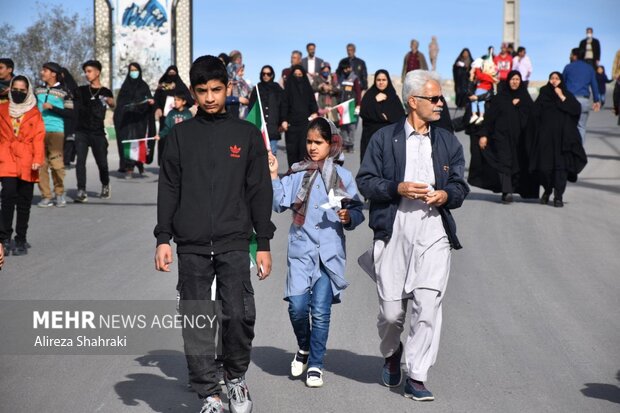 همایش پیاده روی خانوادگی در زاهدان برگزار شد