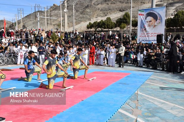 همایش پیاده روی خانوادگی در زاهدان برگزار شد