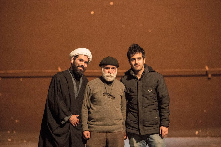 روایت مهر از زندگی طلبه سربازی که بازیگر و پیک موتوری است