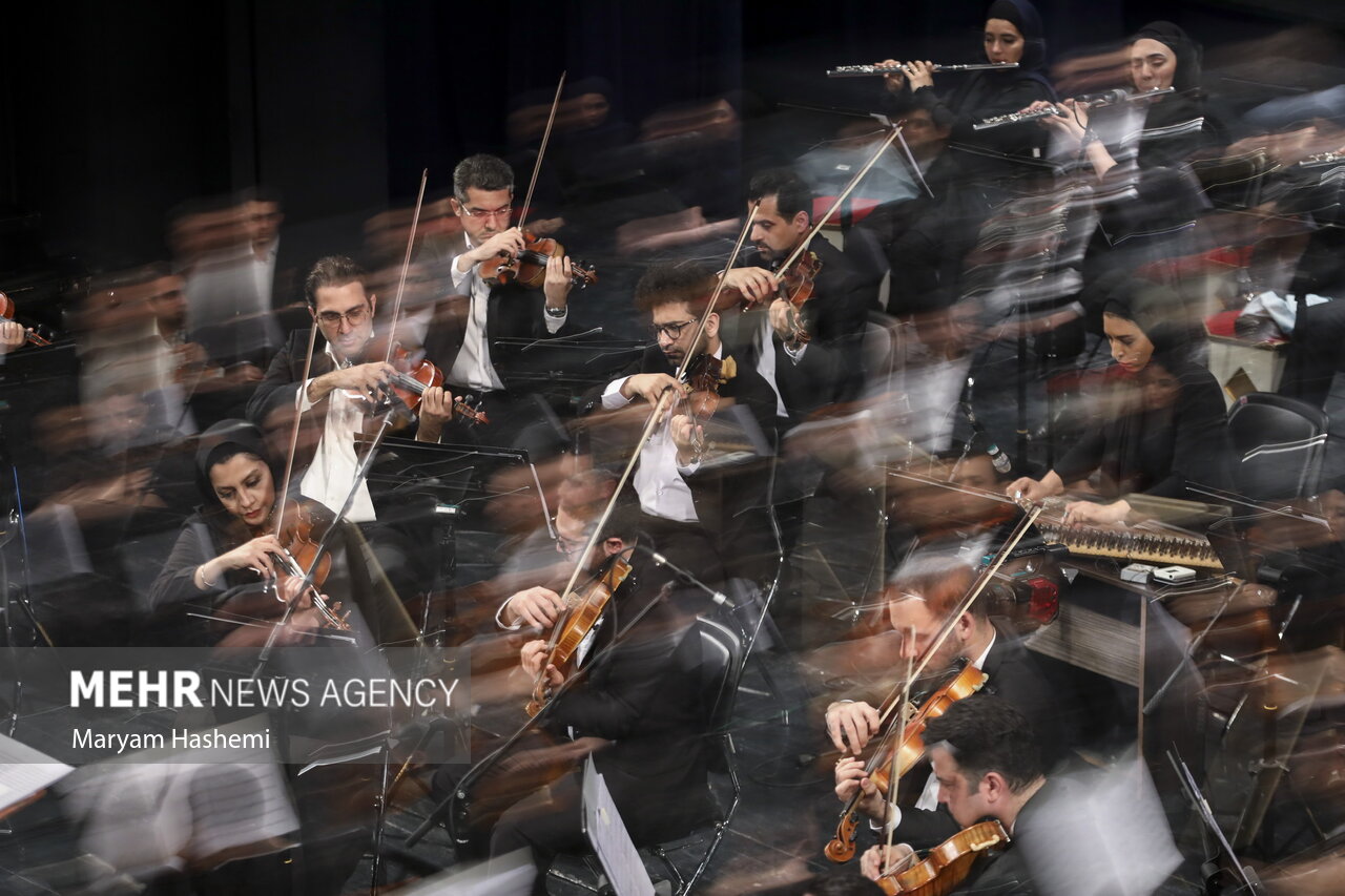 اجرای ارکستر ملی در اولین روز از سی و هشتمین جشنواره موسیقی فجر