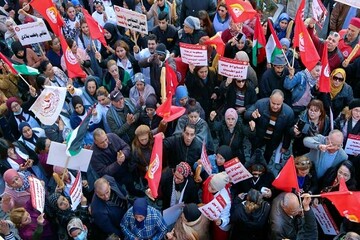 هزاران تونسی در اعتراض به شرایط بد اقتصادی به خیابان آمدند