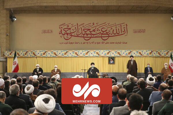 گزارشی از دیدار مسئولان، سفیران کشورهای اسلامی با رهبر انقلاب 
