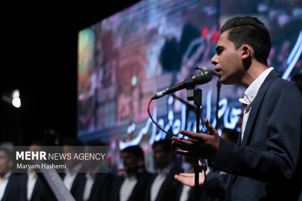 دومین روز از سی و هشتمین جشنواره موسیقی فجر با اجرای سرود گروه یزد / ‏لارستان‬ در فرهنگ سرای ارسباران برگزار شد