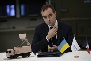 فرانسه طی یک هفته آینده به اوکراین خودروهای زرهی می‌فرستد
