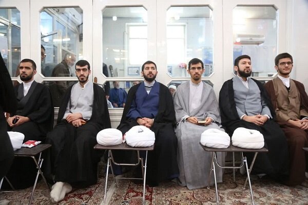 برگزاری آئین عمامه گذاری طلاب همزمان با عید مبعث صورت گرفت