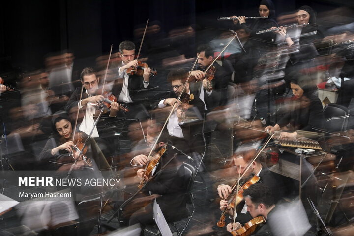 در اولین روز از سی و هشتمین جشنواره موسیقی فجر ارکستر ملی با حضور محمد مهدی اسماعیلی در تالار وحدت تهران قطعاتی را اجرا کردند