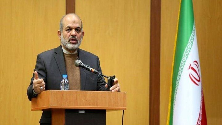 کارگران خط مقدم جبهه اقتصادی / امید آفرینی در دستور کار دولت است