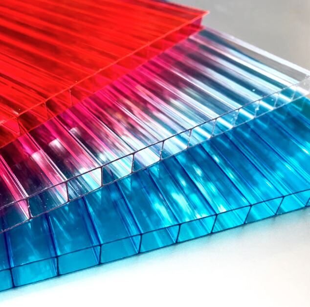 مقایسه ورق پلی کربنات و پلکسی؛ کاربرد و ویژگیهای آنها