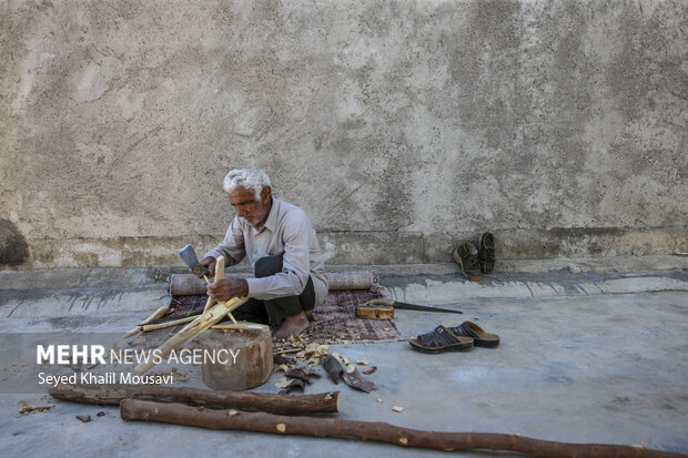 هنرمندی با دستان خالی