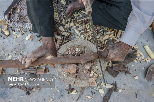 هنرمندی با دستان خالی