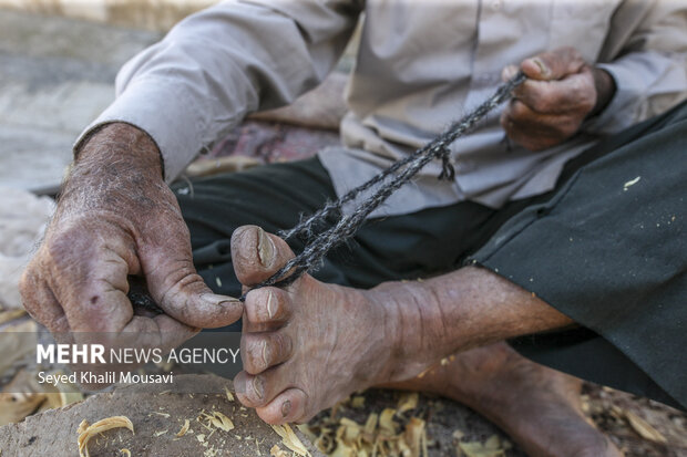 هنرمندی با دستان خالی