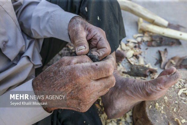 هنرمندی با دستان خالی