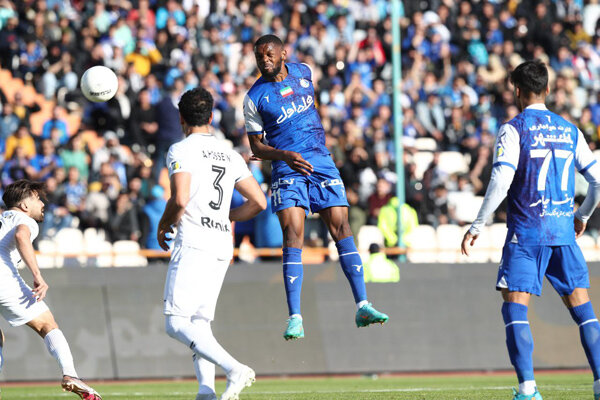 استقلال در فکر جهش به صدر جدول/ شکار «قو» در ورزشگاه خالی آزادی!