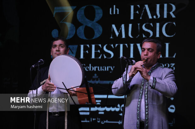 اجرای گروه های نواحی و پاپ در جشنواره موسیقی فجر گلستان