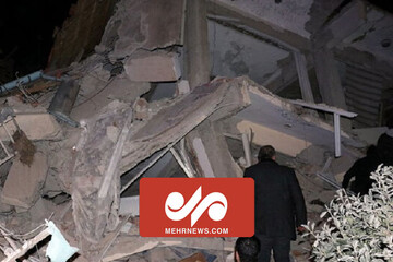 لحظه هولناک فرو ریختن ساختمان ۷ طبقه در ترکیه