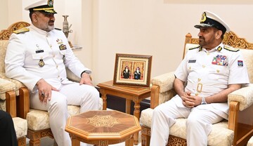 Iran army navy commander meets with Oman SAF chief