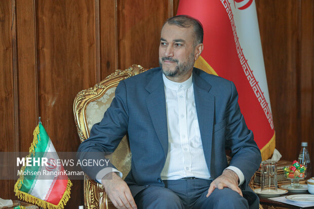 حسین امیرعبداللهیان وزیر امور خارجه ایران در محل دیدار نخست وزیر سابق عراق با وزیر امور خارجه ایران حضور دارد