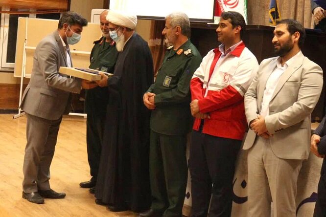 خادمان عرصه بهداشت و درمان ایام اربعین حسینی تجلیل شدند خادمان عرصه بهداشت و درمان ایام اربعین حسینی تجلیل شدند