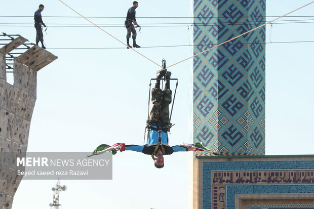 مراسم اهدای نشان فداکاری به سه فرمانده اسبق نهاجا با حضور امیر سرلشکر سیدعبدالرحیم موسوی فرمانده کل <a href='https://sayeb.ir/tag/%d8%a7%d8%b1%d8%aa%d8%b4-%d8%ac%d9%85%d9%87%d9%88%d8%b1%db%8c-%d8%a7%d8%b3%d9%84%d8%a7%d9%85%db%8c-%d8%a7%db%8c%d8%b1%d8%a7%d9%86'>ارتش جمهوری اسلامی ایران</a> در <a href='https://sayeb.ir/tag/%d8%af%d8%a7%d9%86%d8%b4%da%af%d8%a7%d9%87-%d8%a7%d9%81%d8%b3%d8%b1%db%8c'>دانشگاه افسری</a> امام علی (ع) برگزارشد