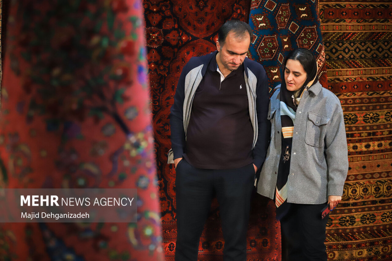 مددجویان کمیته امداد اصفهان ۳۵۴ تخته فرش نفیس تولید کردند