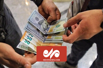 وضعیت عجیب بازار سیاه ارز و سودجویی های دلالان