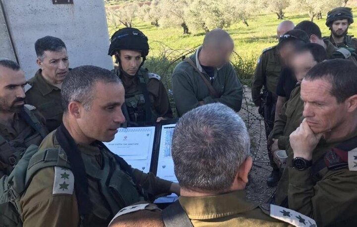 ضباط جيش الاحتلال الصهیوني يوقعون على عريضة لرفض الخدمة العسكرية