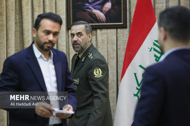 محمدرضا آشتیانی، وزیر دفاع و پشتیبانی نیروهای مسلح در دیدار وزرای دفاع ایران و عراق حضور دارد