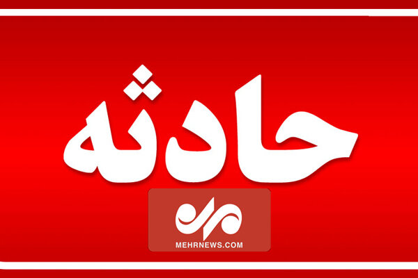 لحظه سقوط یک خودروی پراید از روی پل در اصفهان  لحظه سقوط یک خودروی پراید از روی پل در اصفهان
