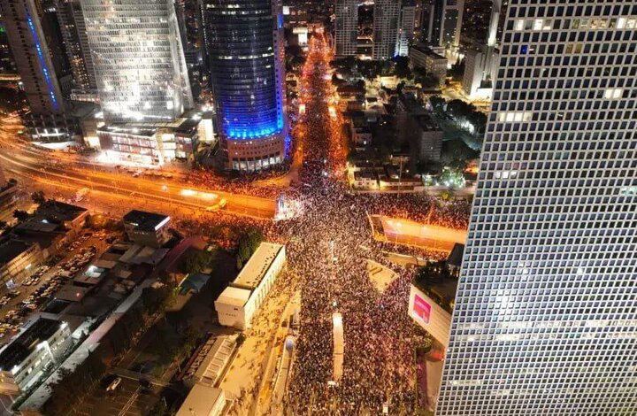  تظاهرات گسترده ۱۶۰ هزار نفری علیه نتانیاهو+ فیلم و تصاویر