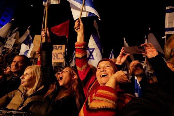  تظاهرات گسترده ۱۶۰ هزار نفری علیه نتانیاهو+ فیلم و تصاویر