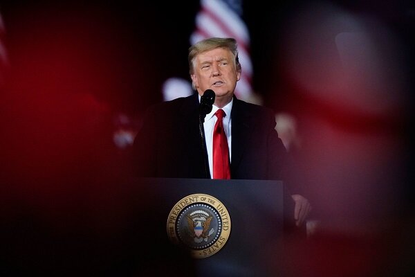 Trump, salı günü tutuklanmayı beklediğini açıkladı
 Trump, salı günü tutuklanmayı beklediğini açıkladı