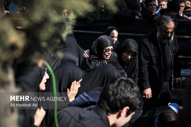 مراسم تشییع پیکر مطهر آتش نشان شهید «قریب‌رضا دارابی» صبح روز دوشنبه ۸ اسفند ماه ۱۴۰۱ در امام زاده علی اکبر (ع) چیذر برگزار شد