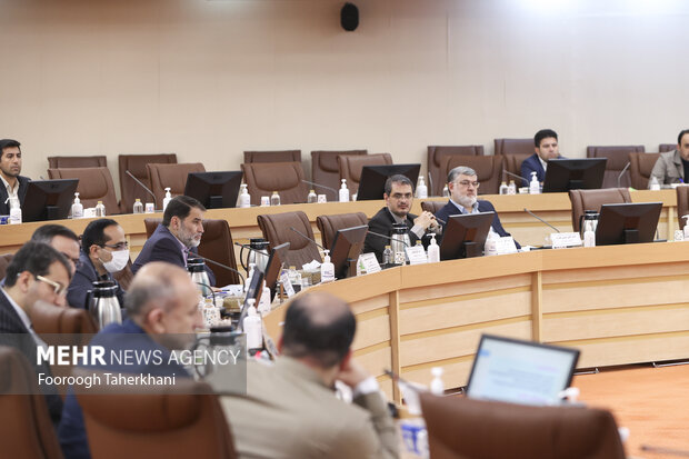 جلسه شورای توسعه و امنیت پایدار شرق و غرب با ریاست وزیر کشور و با حضور جمعی از مسؤولین لشکری و کشوری عصر دوشنبه ۸ اسفند ۱۴۰۱ در وزارت کشور برگزار شد.