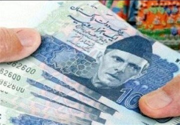 پاکستان میں سابق مشیر کے گھر سے 12.5 کروڑ روپے برآمد