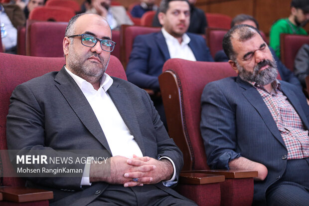 مجتبی حمیدیان رئیس شرکت سنگ آهن مرکزی ایران در سومین کنفرانس استایل پرایس حضور دارد
این گزارش آگهی است 