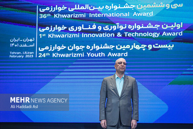محمد علی زلفی گل وزیر علوم در اختتامیه جشنواره های خوارزمی حضور دارد