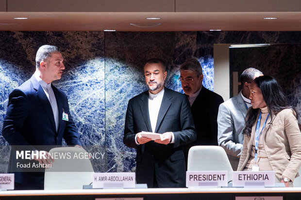 حسین امیرعبداللهیان وزیر امورخارجه در حال ورود به محل برگزاری کنفرانس خلع سلاح سازمان ملل در ژنو است